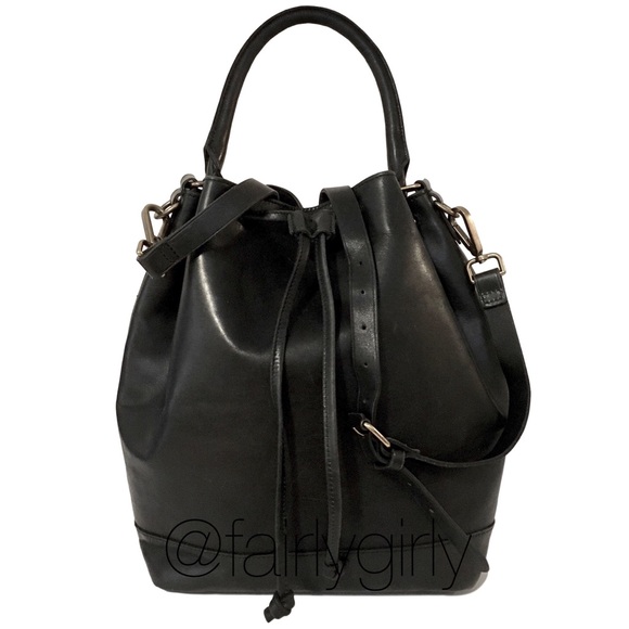 Madewell Handbags - ❤️ Madewell Lafayette Bucket Bag True Black